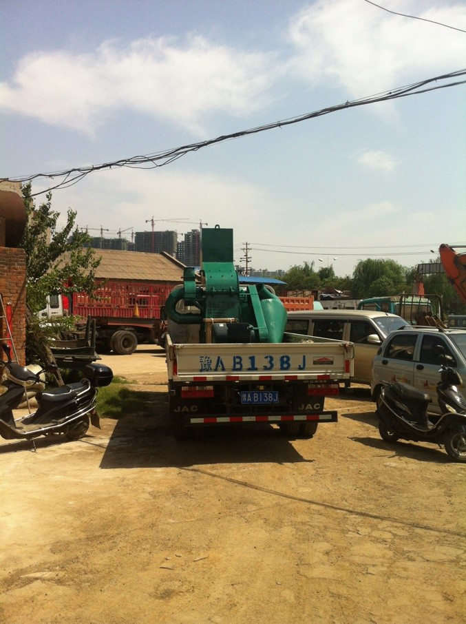 新疆易拉罐粉碎機發貨現場