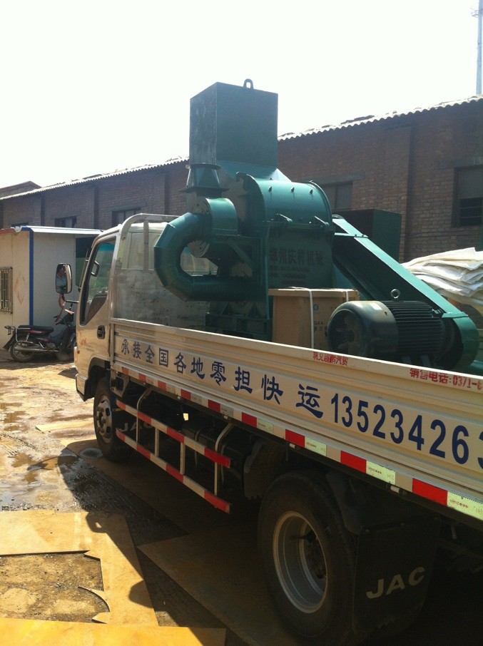 新疆易拉罐粉碎機發貨現場